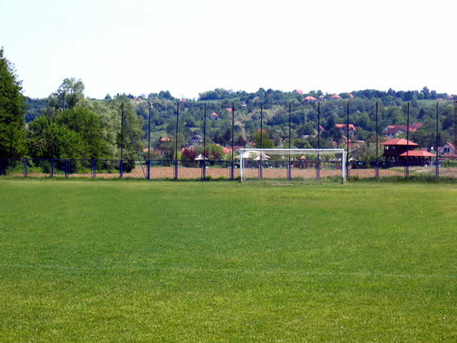 Fudbalski teren